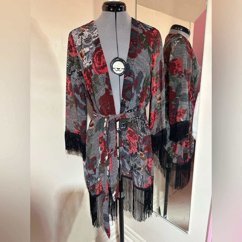Boohoo Floral Fringe Kimono Robe in Red, Black & Gray